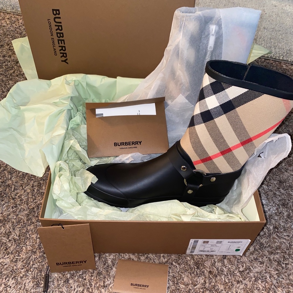 Burberry rain boots *Sold*
